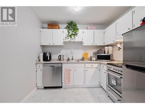 395 Franklyn Road Unit# 108, Kelowna, BC - Indoor Photo Showing Kitchen