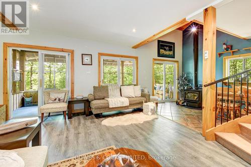 121 Fish Hook Lane, Marmora And Lake, ON - Indoor Photo Showing Living Room