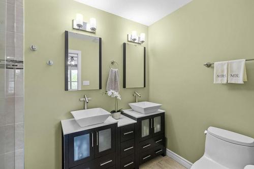 5154 Bird Boulevard, Burlington, ON - Indoor Photo Showing Bathroom