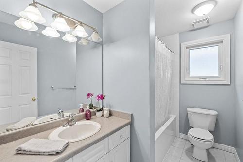 5154 Bird Boulevard, Burlington, ON - Indoor Photo Showing Bathroom