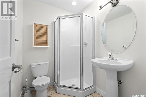 506 3Rd Street E, Saskatoon, SK - Indoor Photo Showing Bathroom