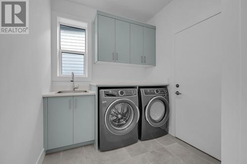 1960 Northern Flicker Court Unit# 16, Kelowna, BC - Indoor Photo Showing Laundry Room