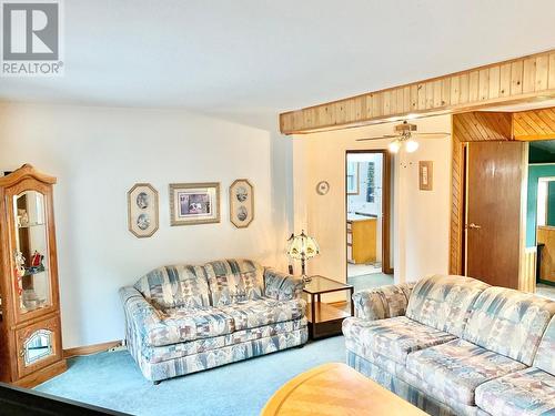 502 Woodgreen Crescent, Greenwood, BC - Indoor Photo Showing Living Room