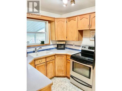 502 Woodgreen Crescent, Greenwood, BC - Indoor Photo Showing Kitchen With Double Sink