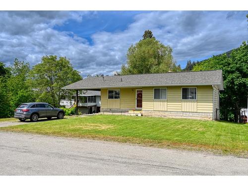 2404 Dogwood Street, Creston, BC 