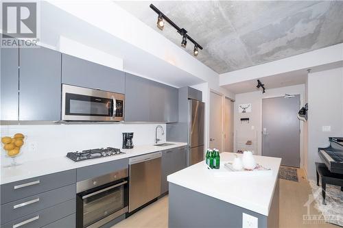 203 Catherine Street Unit#415, Ottawa, ON - Indoor Photo Showing Kitchen