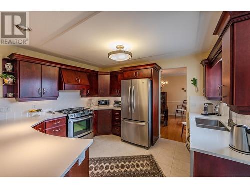 463 Eastside Avenue, Oliver, BC - Indoor Photo Showing Kitchen With Double Sink