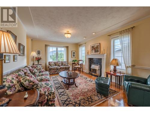 463 Eastside Avenue, Oliver, BC - Indoor Photo Showing Living Room With Fireplace