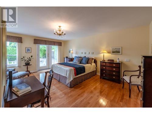 463 Eastside Avenue, Oliver, BC - Indoor Photo Showing Bedroom