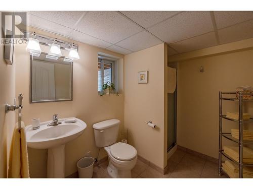 463 Eastside Avenue, Oliver, BC - Indoor Photo Showing Bathroom