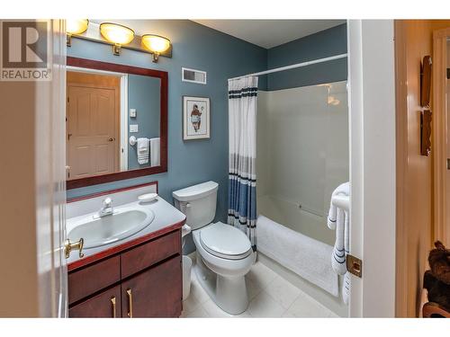 463 Eastside Avenue, Oliver, BC - Indoor Photo Showing Bathroom