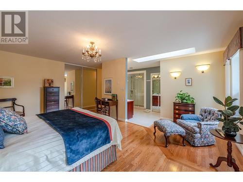 463 Eastside Avenue, Oliver, BC - Indoor Photo Showing Bedroom