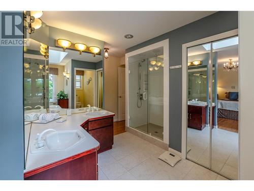 463 Eastside Avenue, Oliver, BC - Indoor Photo Showing Bathroom