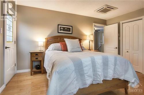 1532 Bella Vista Drive, Cumberland, ON - Indoor Photo Showing Bedroom