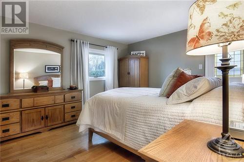 1532 Bella Vista Drive, Cumberland, ON - Indoor Photo Showing Bedroom