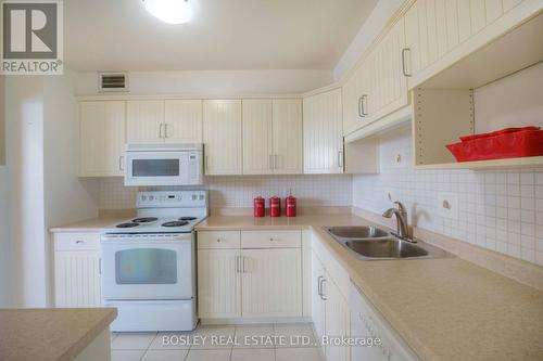 804 - 35 Towering Heights Boulevard, St. Catharines, ON - Indoor Photo Showing Kitchen With Double Sink