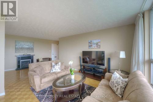 804 - 35 Towering Heights Boulevard, St. Catharines, ON - Indoor Photo Showing Living Room