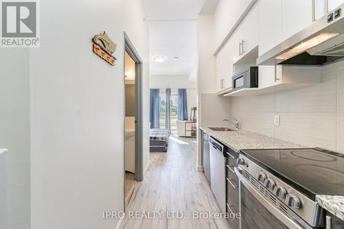 108 - 77 Leland Street, Hamilton (Ainslie Wood), ON - Indoor Photo Showing Kitchen With Upgraded Kitchen