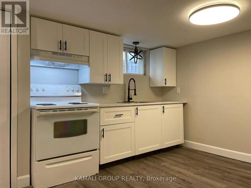 112 Dorothy Street, Welland, ON - Indoor Photo Showing Kitchen