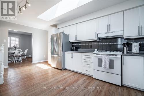 3 Novoco Drive, Hamilton, ON - Indoor Photo Showing Kitchen