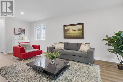 54 Bancroft Road, St. Thomas, ON - Indoor Photo Showing Living Room