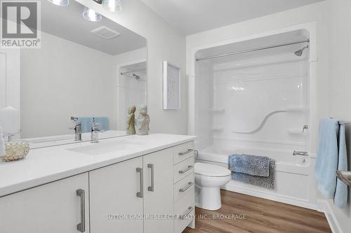 54 Bancroft Road, St. Thomas, ON - Indoor Photo Showing Bathroom