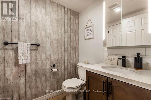 202 - 904 Paisley Road, Guelph, ON - Indoor Photo Showing Bathroom