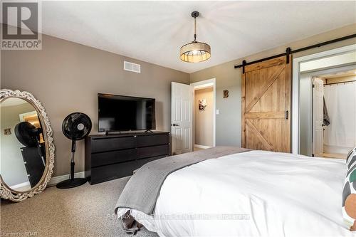 202 - 904 Paisley Road, Guelph, ON - Indoor Photo Showing Bedroom