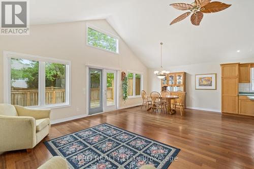 12 - 21 Loretta Drive, Niagara-On-The-Lake, ON - Indoor Photo Showing Living Room