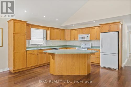 12 - 21 Loretta Drive, Niagara-On-The-Lake, ON - Indoor Photo Showing Kitchen