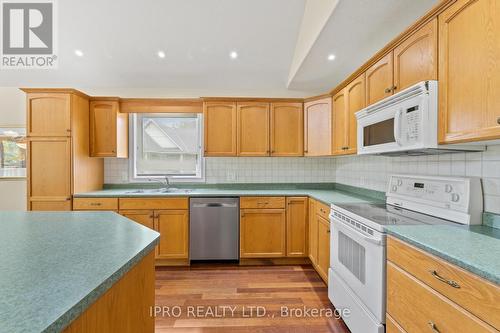 12 - 21 Loretta Drive, Niagara-On-The-Lake, ON - Indoor Photo Showing Kitchen