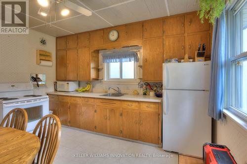 1642 Sawmill Road, Waterloo, ON - Indoor Photo Showing Kitchen