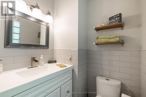 877 Riverside Drive, London, ON - Indoor Photo Showing Bathroom