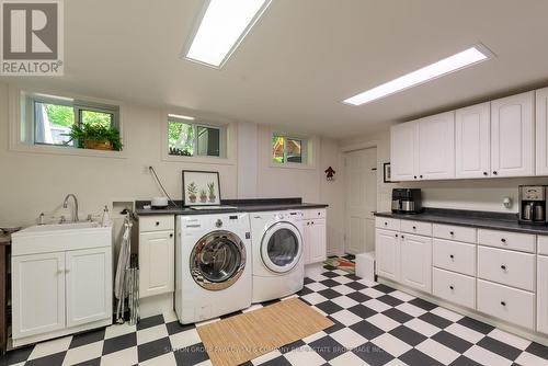 877 Riverside Drive, London, ON - Indoor Photo Showing Laundry Room