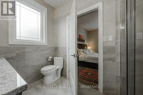 20 Dickinson Avenue, Norfolk (Port Rowan), ON - Indoor Photo Showing Bathroom