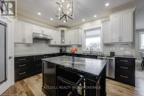 20 Dickinson Avenue, Norfolk (Port Rowan), ON - Indoor Photo Showing Kitchen With Upgraded Kitchen