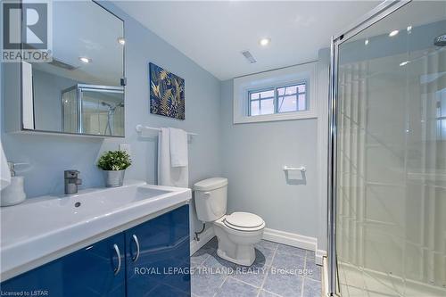 884 William Street, London, ON - Indoor Photo Showing Bathroom