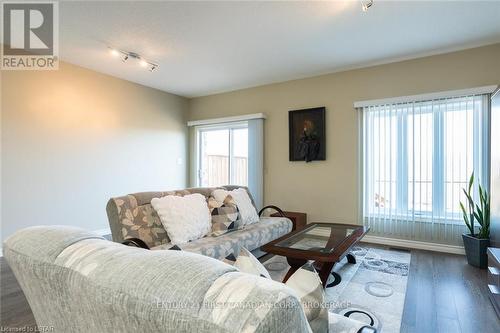 41 - 1924 Cedarhollow Boulevard, London, ON - Indoor Photo Showing Living Room