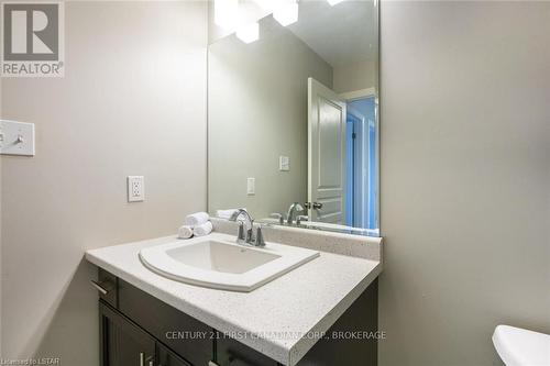 41 - 1924 Cedarhollow Boulevard, London, ON - Indoor Photo Showing Bathroom