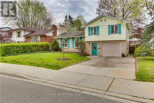 460 Regal Drive, London, ON - Outdoor With Facade