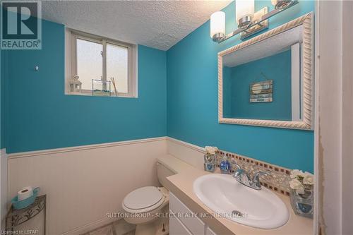 77 Surrey Crescent, London, ON - Indoor Photo Showing Bathroom