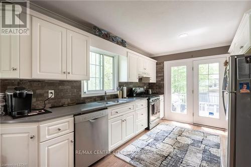 120 Ridge Street, Strathroy-Caradoc (Sw), ON - Indoor Photo Showing Kitchen With Double Sink