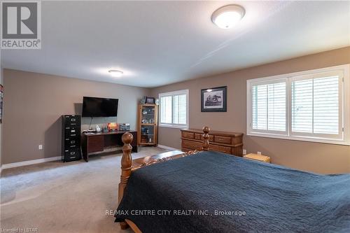 120 Ridge Street, Strathroy-Caradoc (Sw), ON - Indoor Photo Showing Bedroom