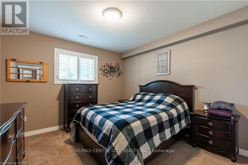 120 Ridge Street, Strathroy-Caradoc (Sw), ON - Indoor Photo Showing Bedroom