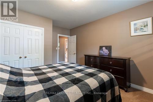 120 Ridge Street, Strathroy-Caradoc (Sw), ON - Indoor Photo Showing Bedroom