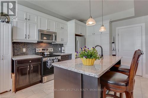 293 Callaway Road, London, ON - Indoor Photo Showing Kitchen With Upgraded Kitchen