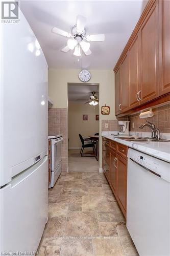 326 - 440 Wellington Street, St. Thomas, ON - Indoor Photo Showing Kitchen With Double Sink