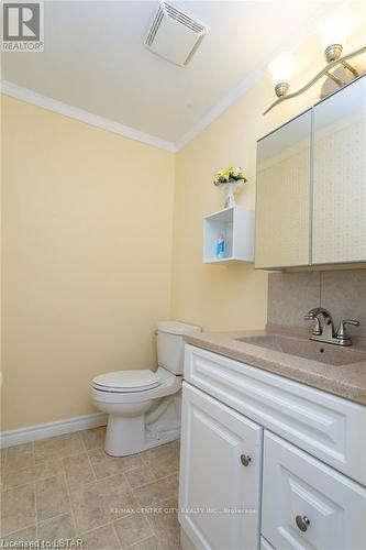 326 - 440 Wellington Street, St. Thomas, ON - Indoor Photo Showing Bathroom