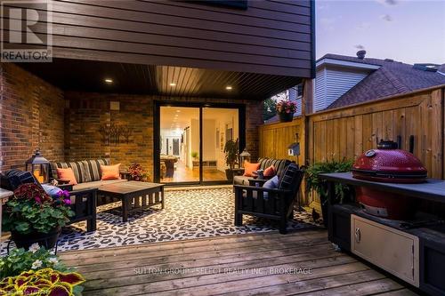 942 Wellington Street, London, ON - Outdoor With Deck Patio Veranda With Exterior