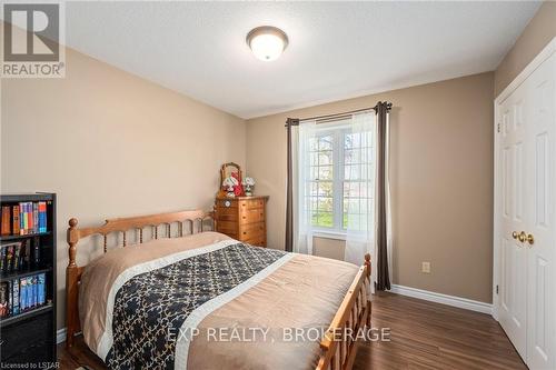 Imported from itso - 20437 Melbourne Road, Southwest Middlesex (Middlemiss), ON - Indoor Photo Showing Bedroom